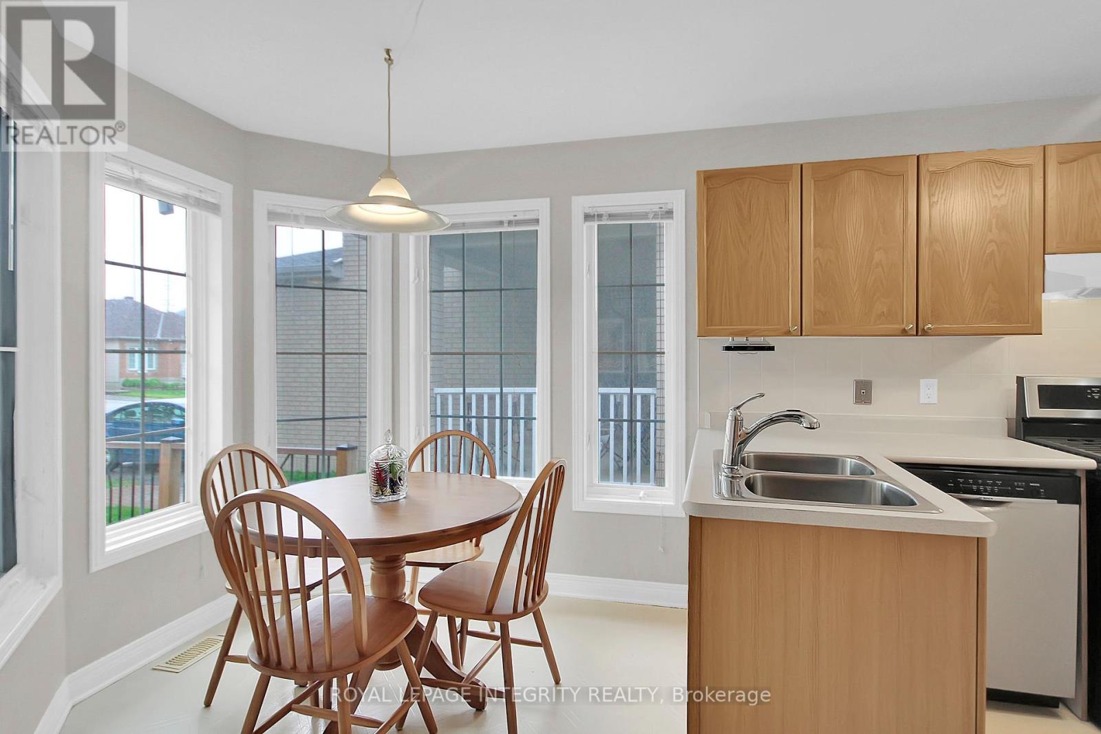 Photo 32 of 22 Halkirk Avenue, Ottawa ON