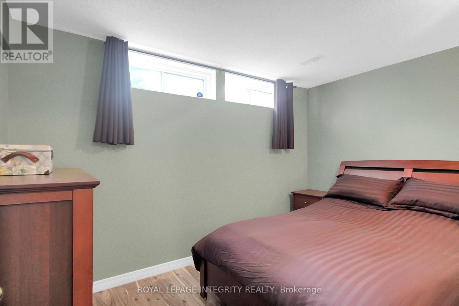 Photo 4 of 22 Halkirk Avenue, Ottawa ON