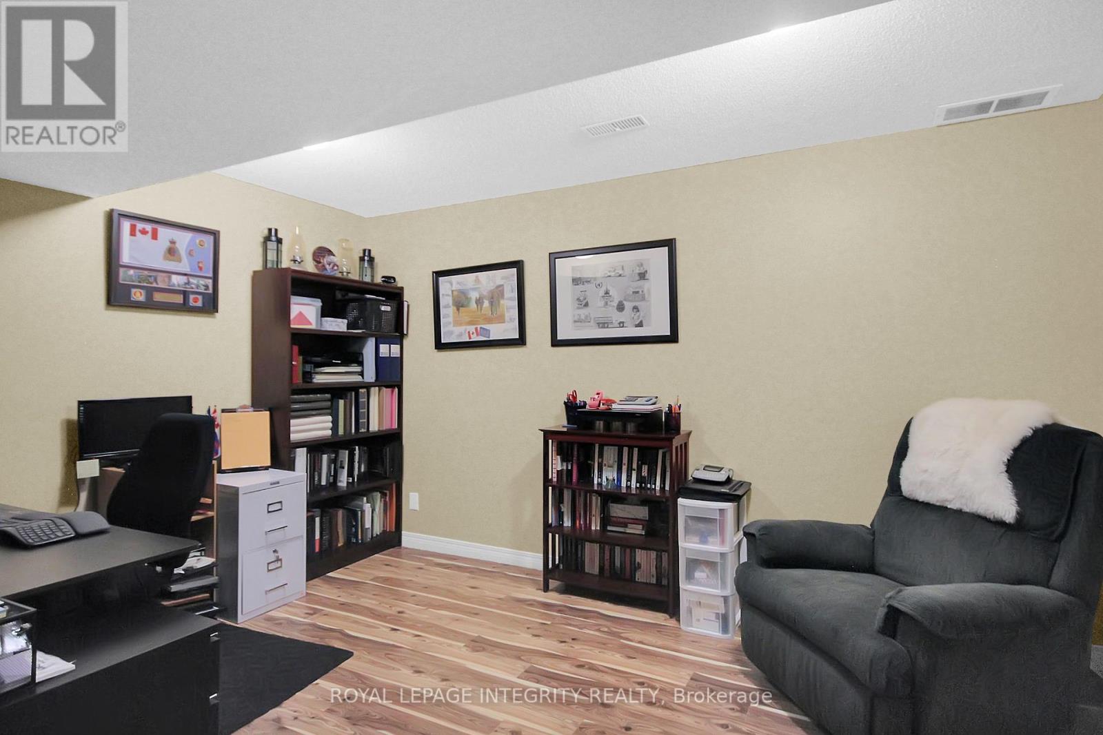 Photo 2 of 22 Halkirk Avenue, Ottawa ON