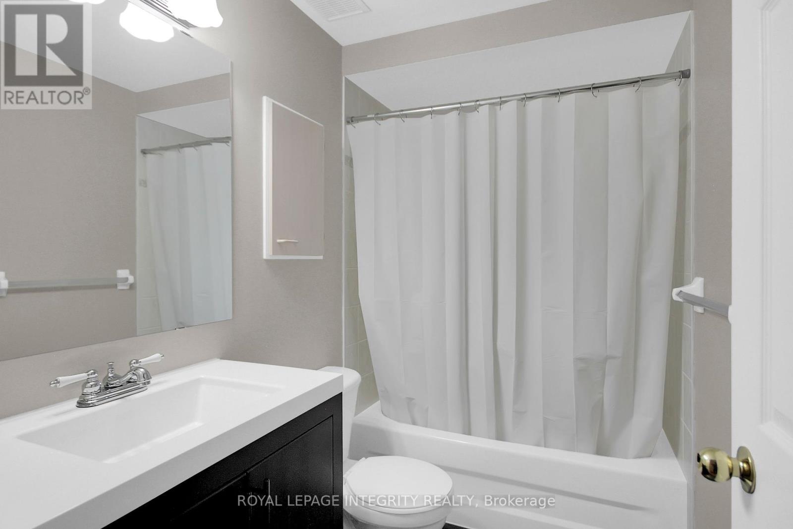 Photo 42 of 22 Halkirk Avenue, Ottawa ON