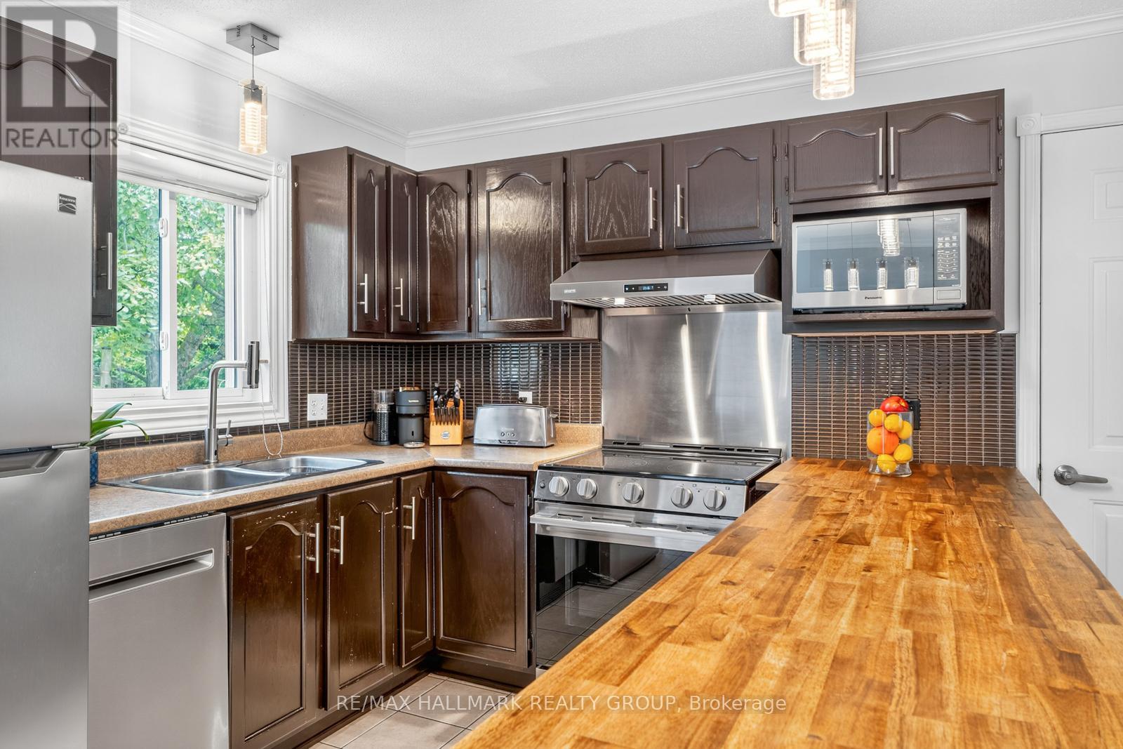 Photo 21 of 26 Desnoyers Street, Casselman ON