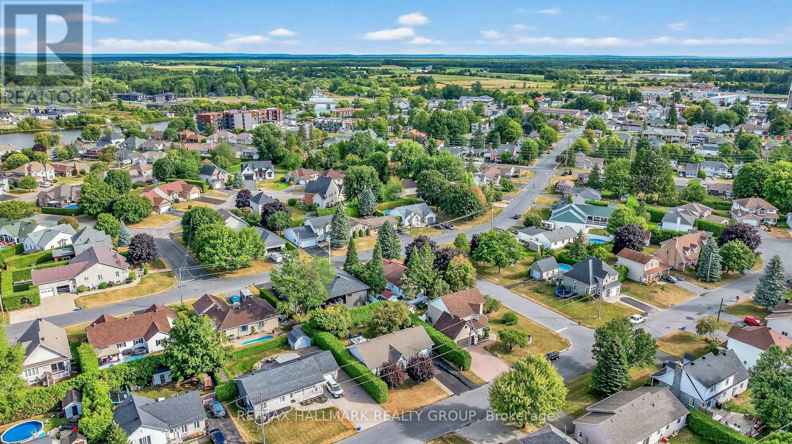 Photo 23 of 26 Desnoyers Street, Casselman ON