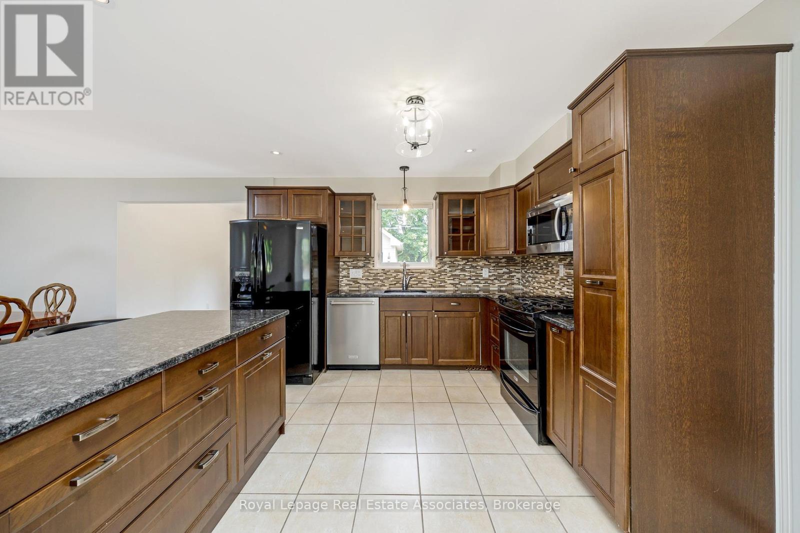 Photo 26 of 104 Charles Street, Halton Hills ON