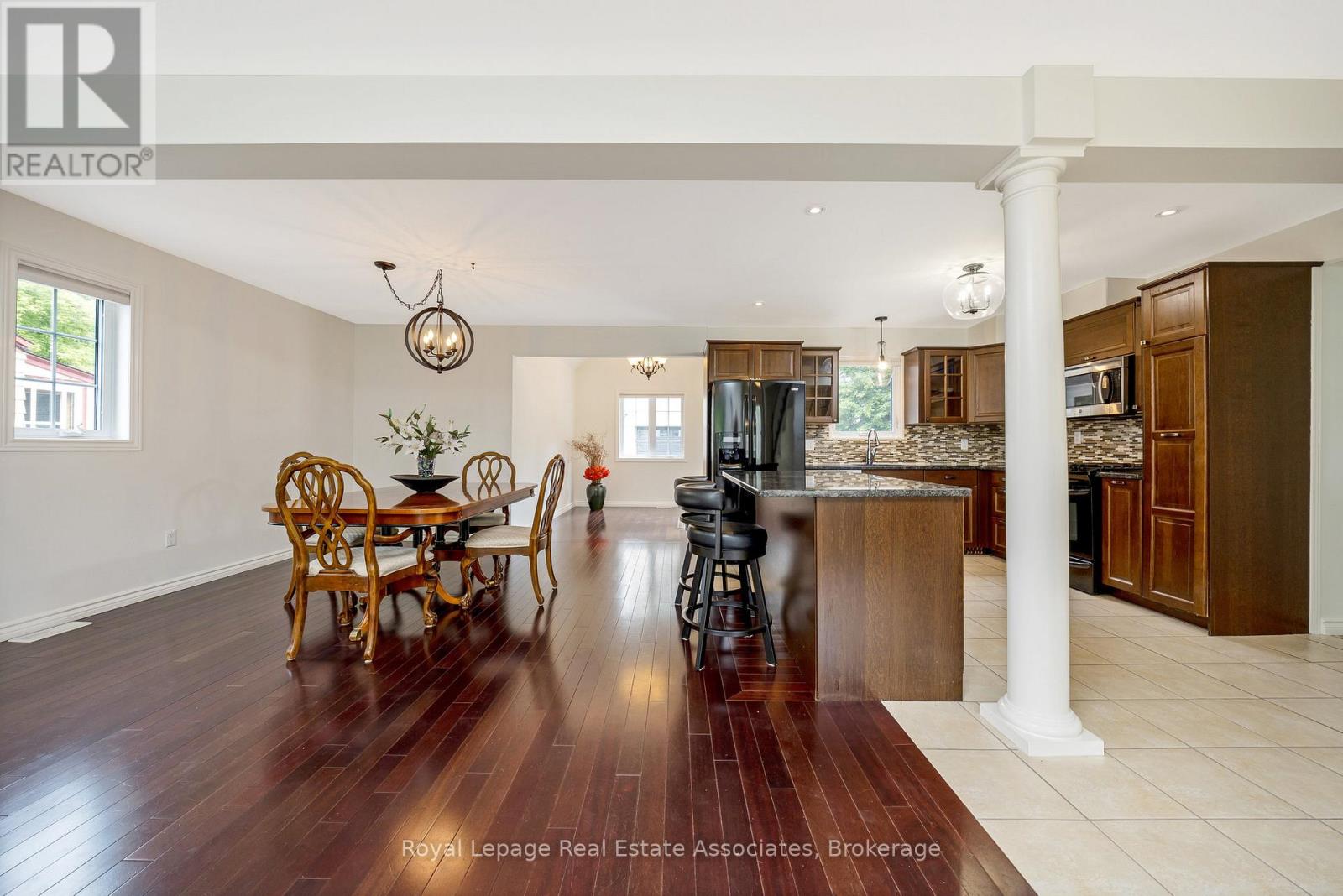 Photo 38 of 104 Charles Street, Halton Hills ON