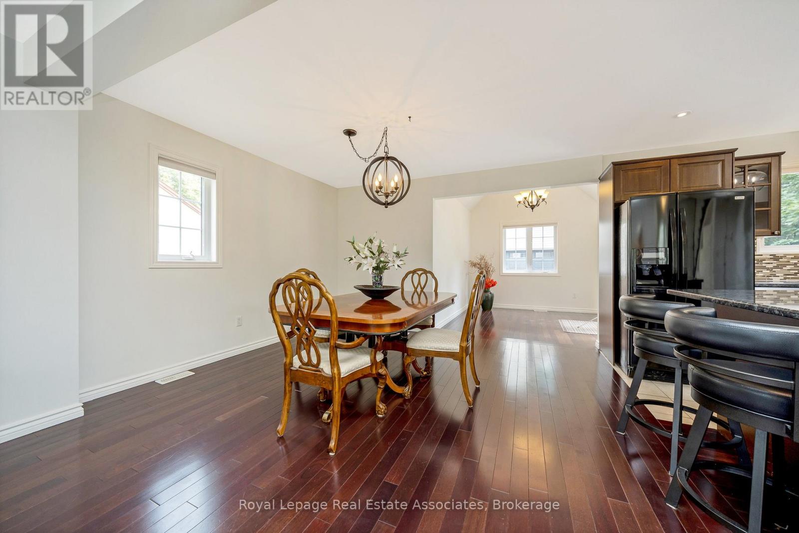 Photo 43 of 104 Charles Street, Halton Hills ON
