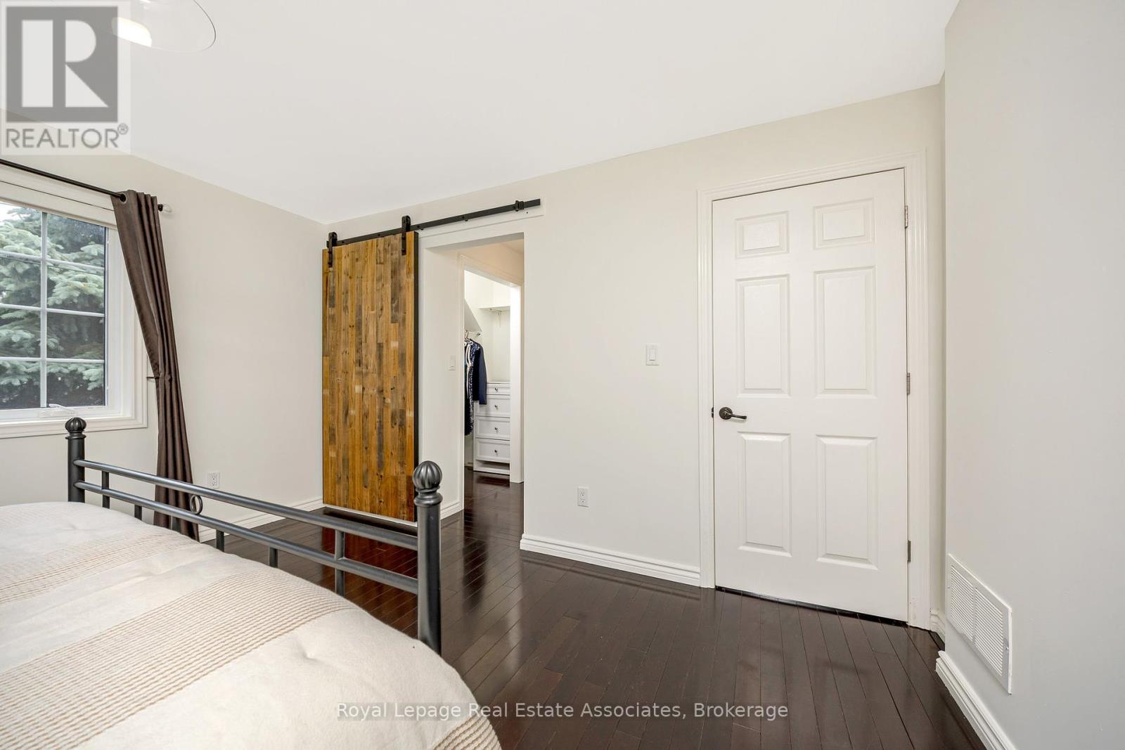 Photo 14 of 104 Charles Street, Halton Hills ON
