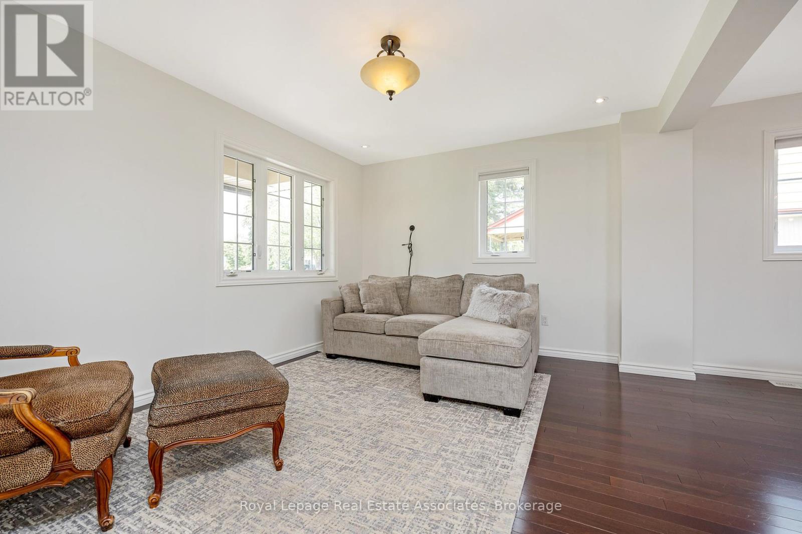 Photo 18 of 104 Charles Street, Halton Hills ON