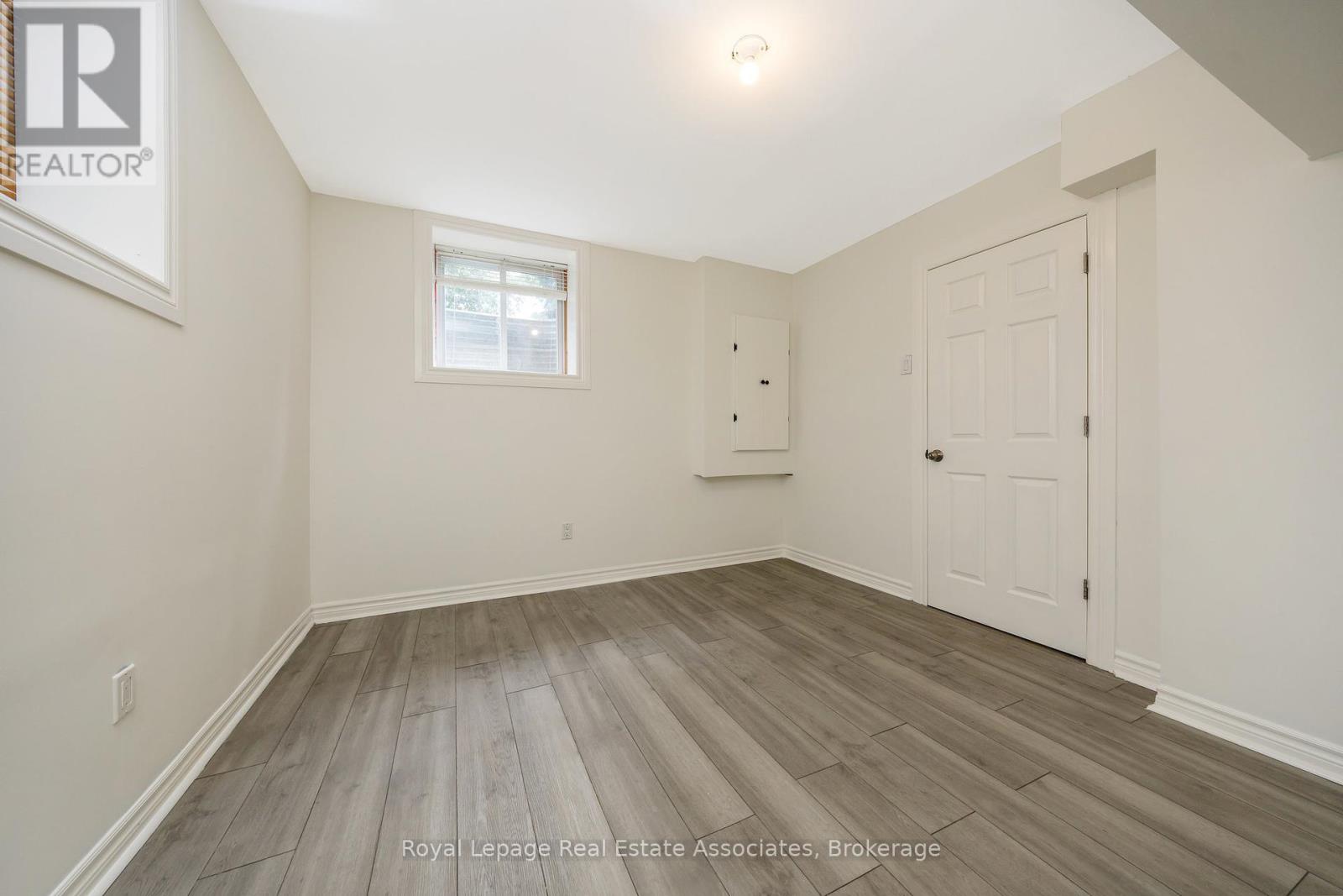 Photo 19 of 104 Charles Street, Halton Hills ON