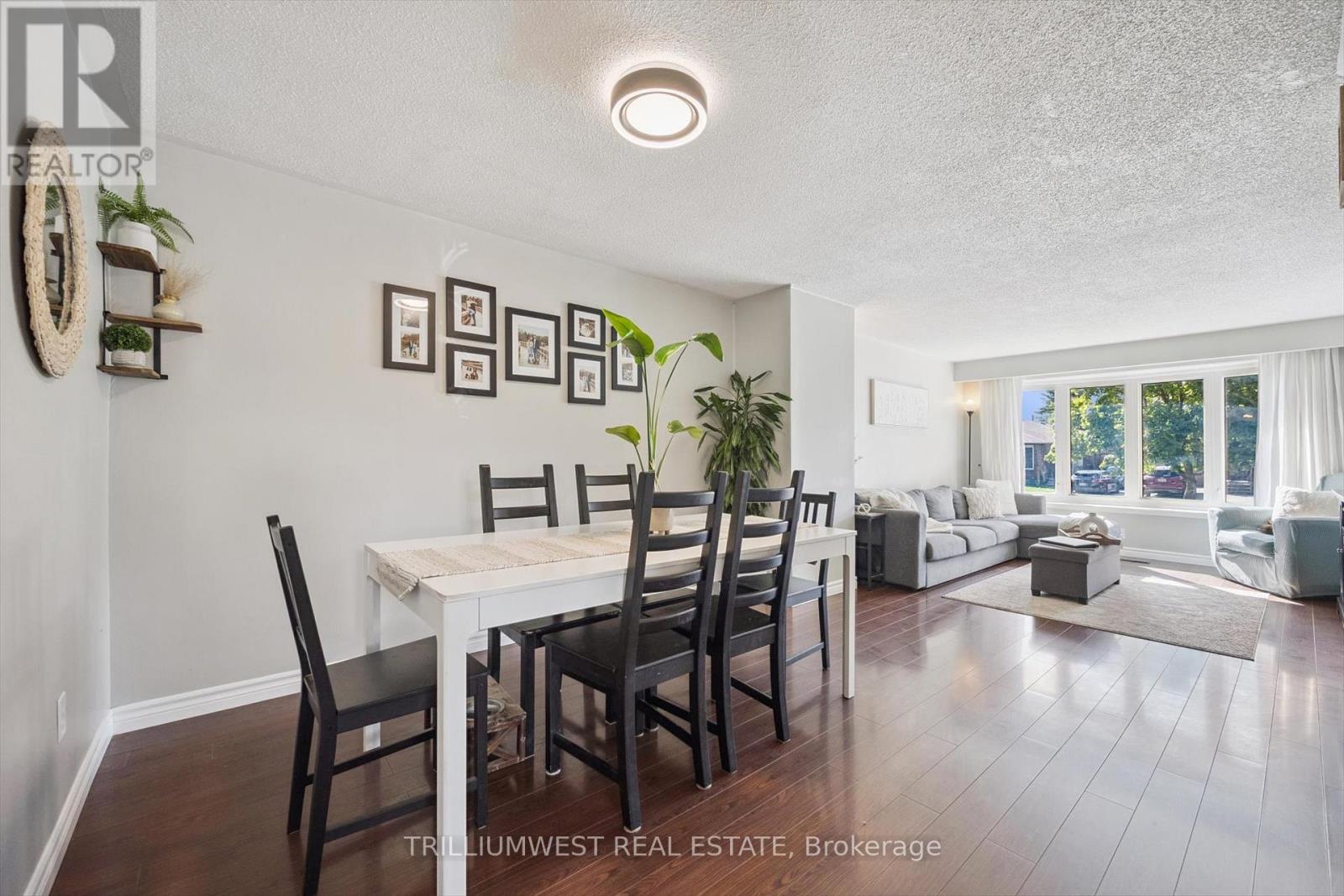 Photo 26 of 94 Markwood Drive, Kitchener ON