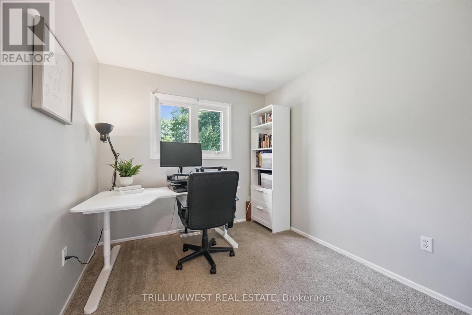 Photo 12 of 94 Markwood Drive, Kitchener ON
