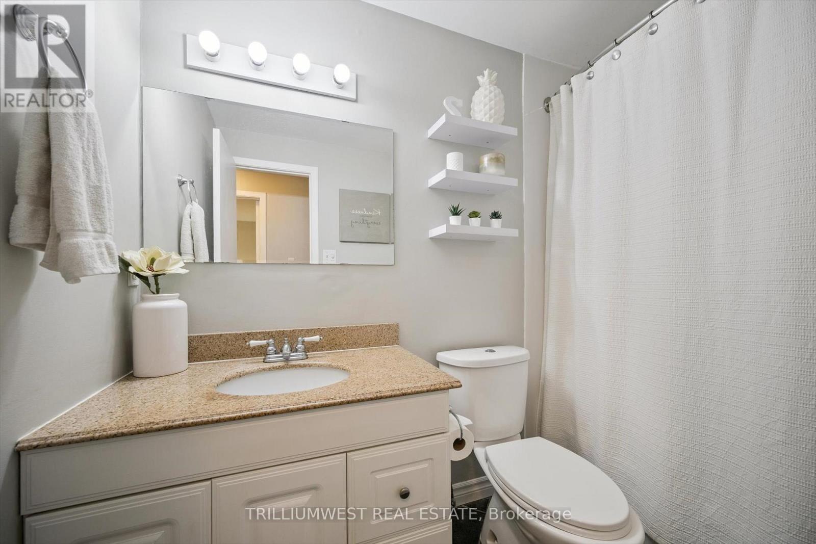Photo 13 of 94 Markwood Drive, Kitchener ON