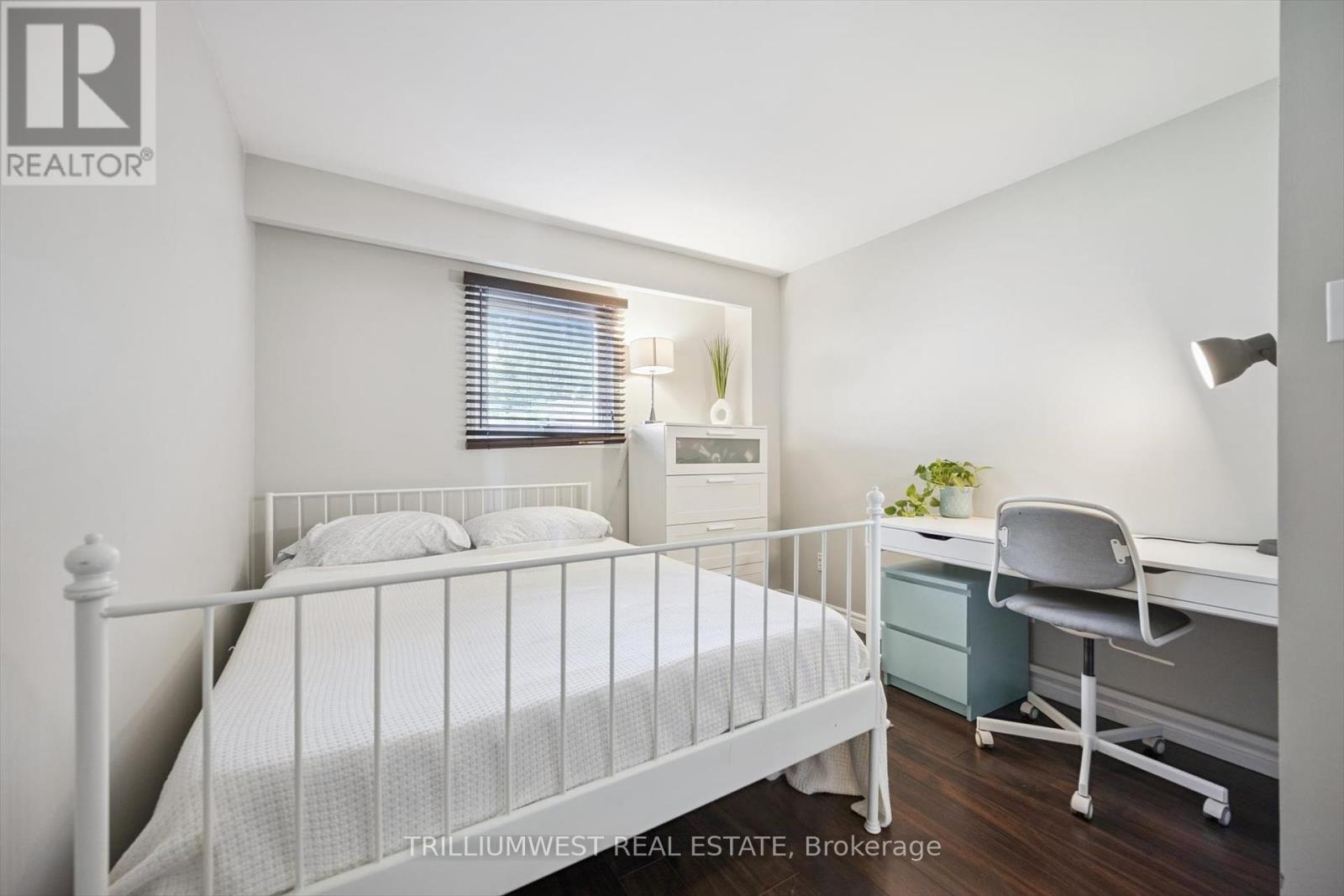 Photo 20 of 94 Markwood Drive, Kitchener ON
