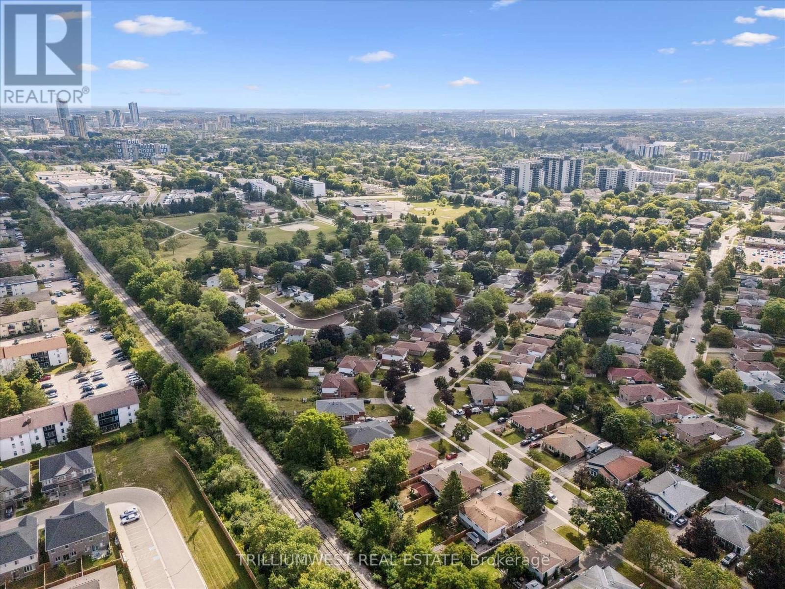 Photo 7 of 94 Markwood Drive, Kitchener ON