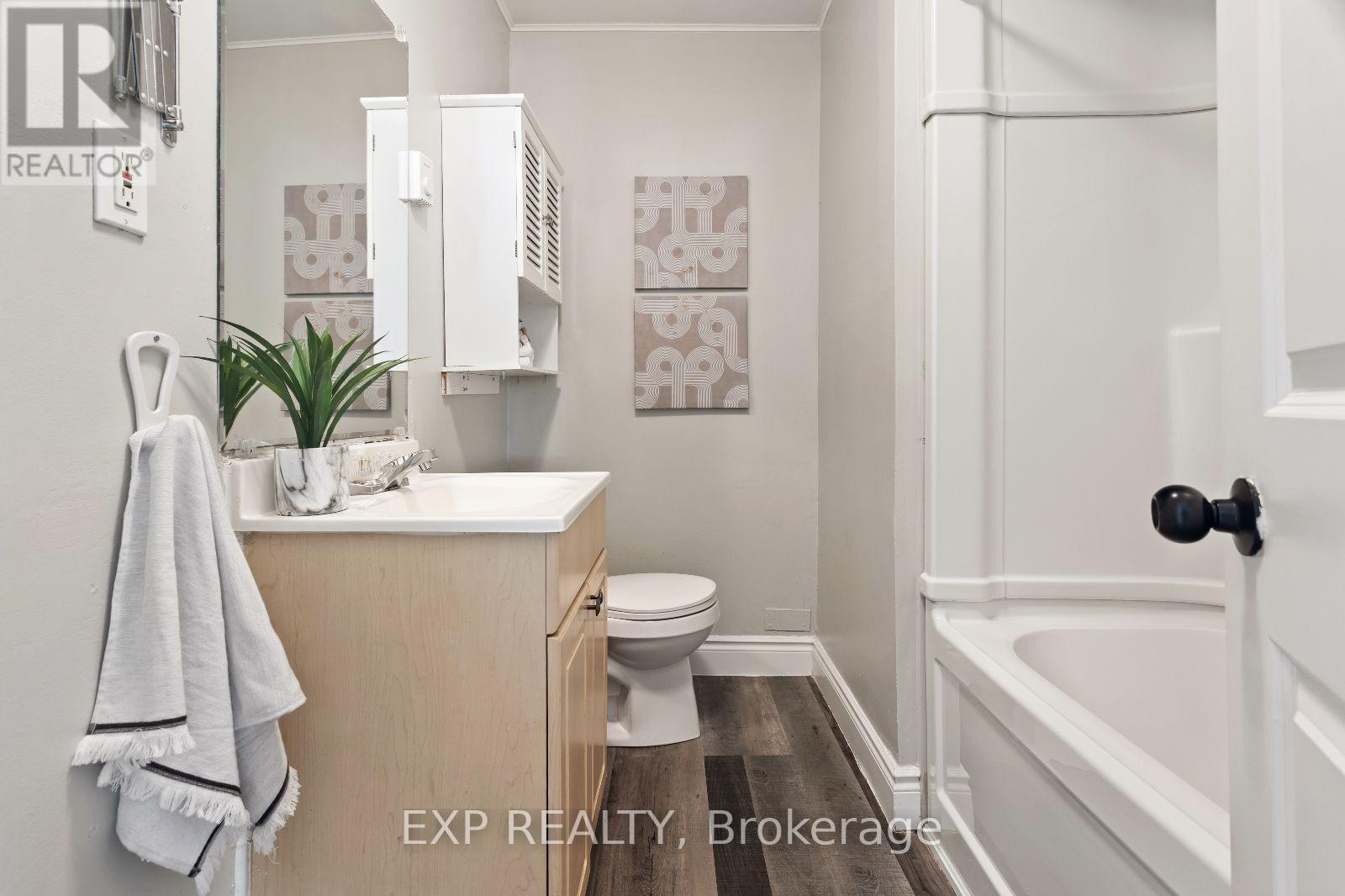Photo 23 of 117 Stuart Street, London East ON