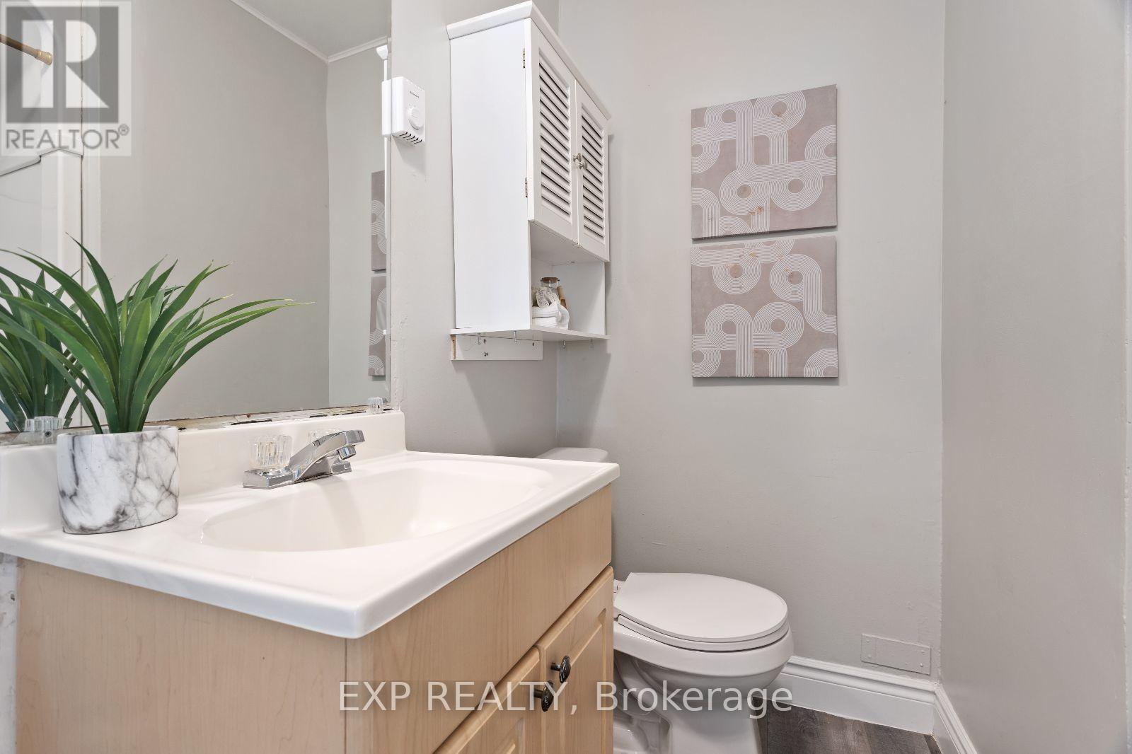 Photo 36 of 117 Stuart Street, London East ON