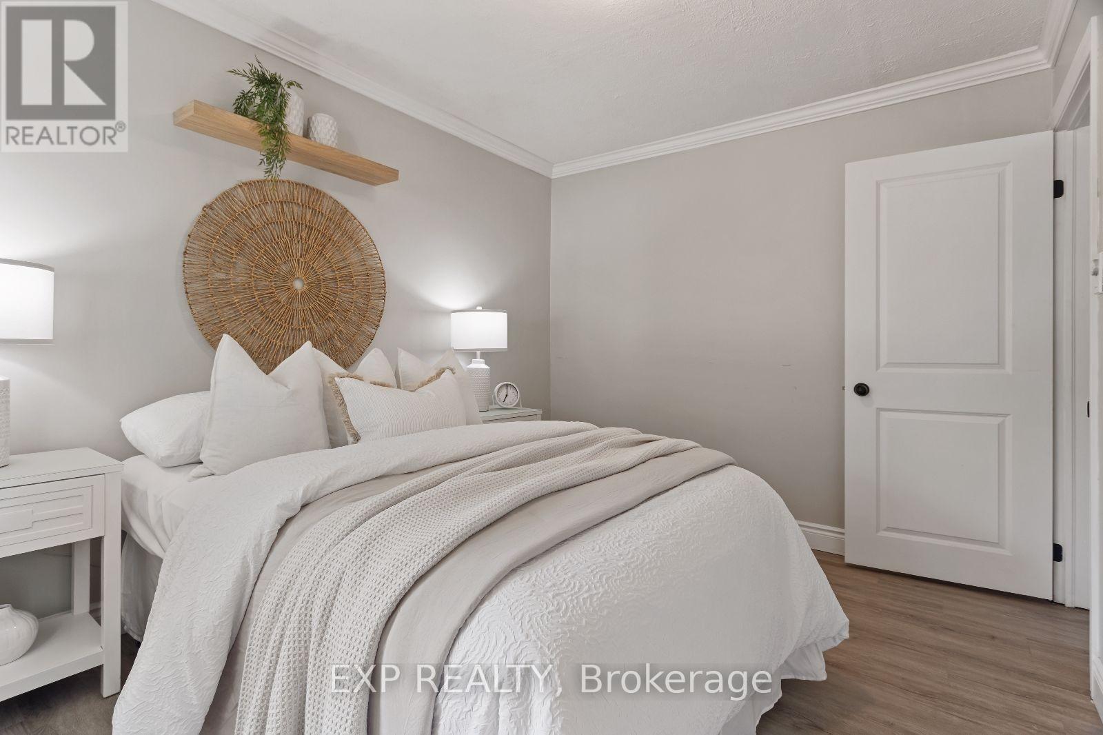 Photo 24 of 117 Stuart Street, London East ON