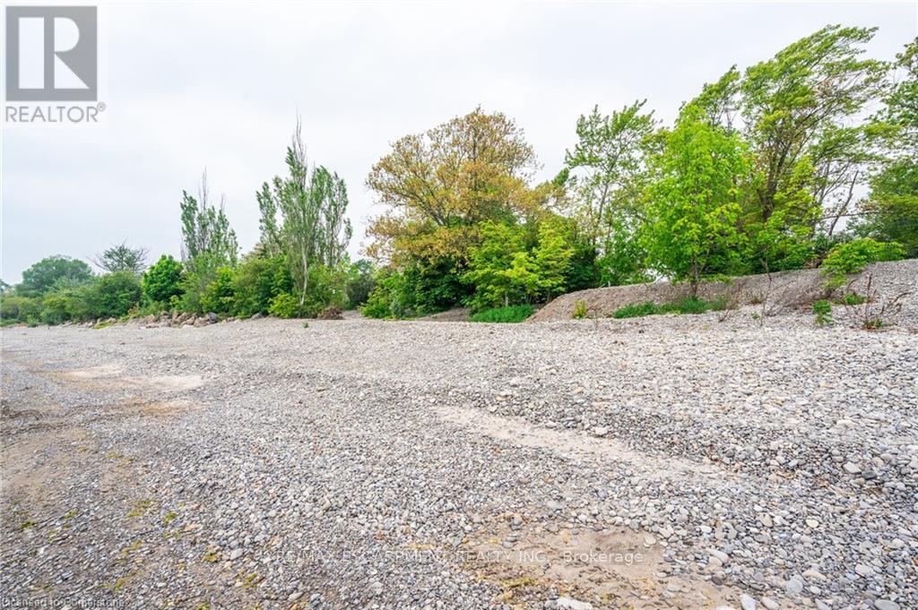 Photo 37 of 8 Beach Road, Haldimand ON