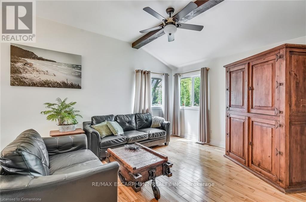 Photo 40 of 8 Beach Road, Haldimand ON
