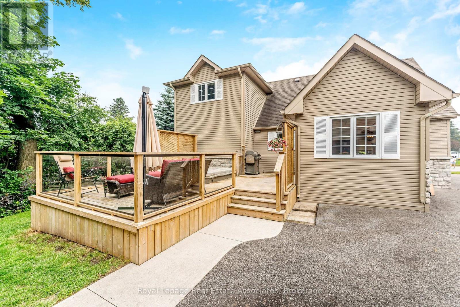Photo 20 of 104 Charles Street, Halton Hills ON