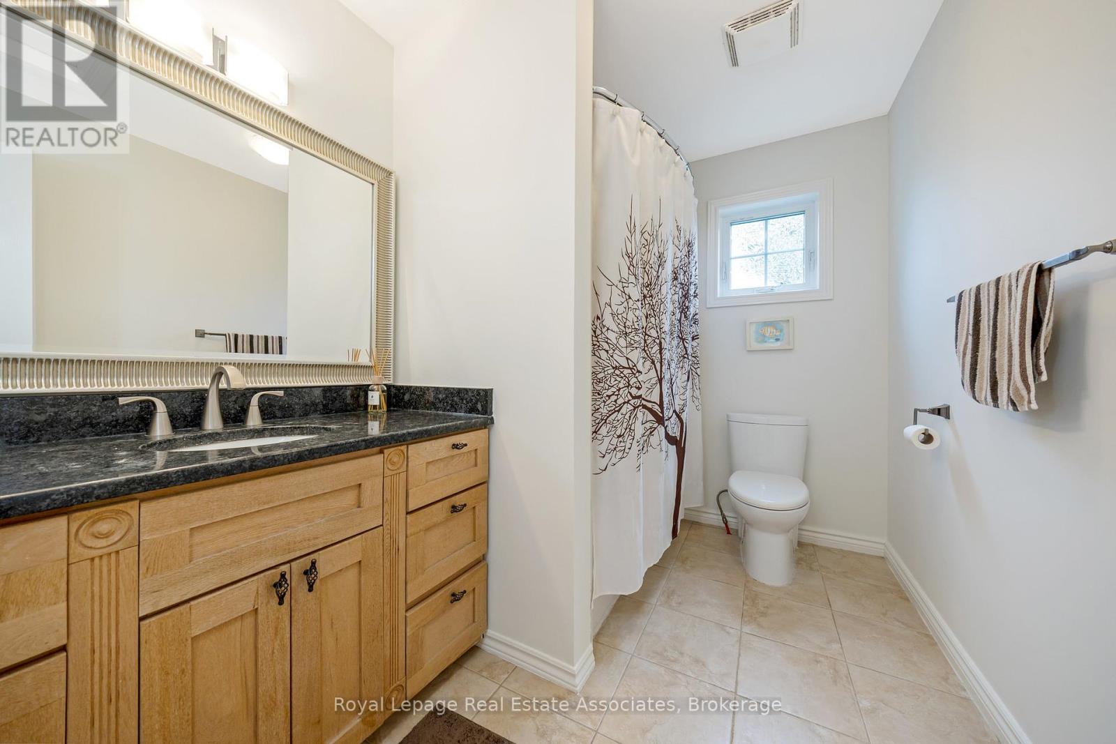 Photo 36 of 104 Charles Street, Halton Hills ON