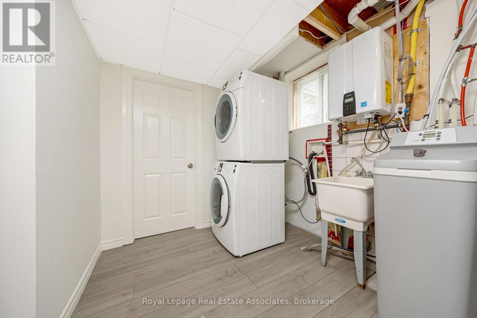 Photo 31 of 104 Charles Street, Halton Hills ON