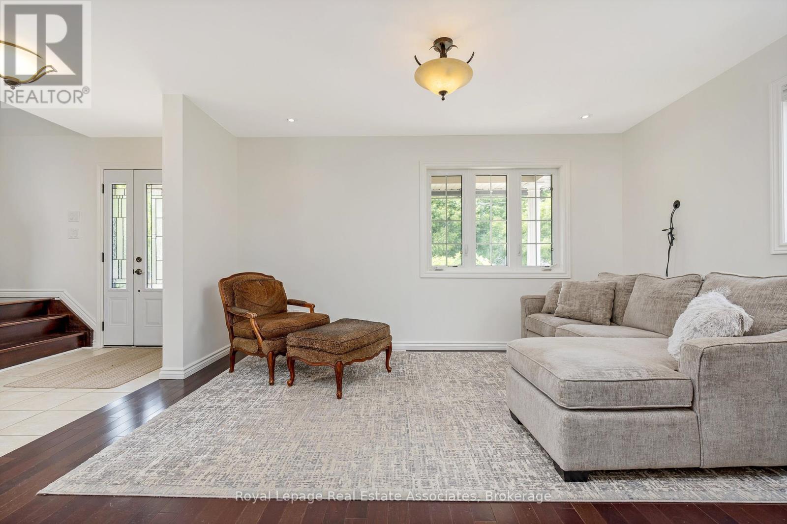Photo 42 of 104 Charles Street, Halton Hills ON