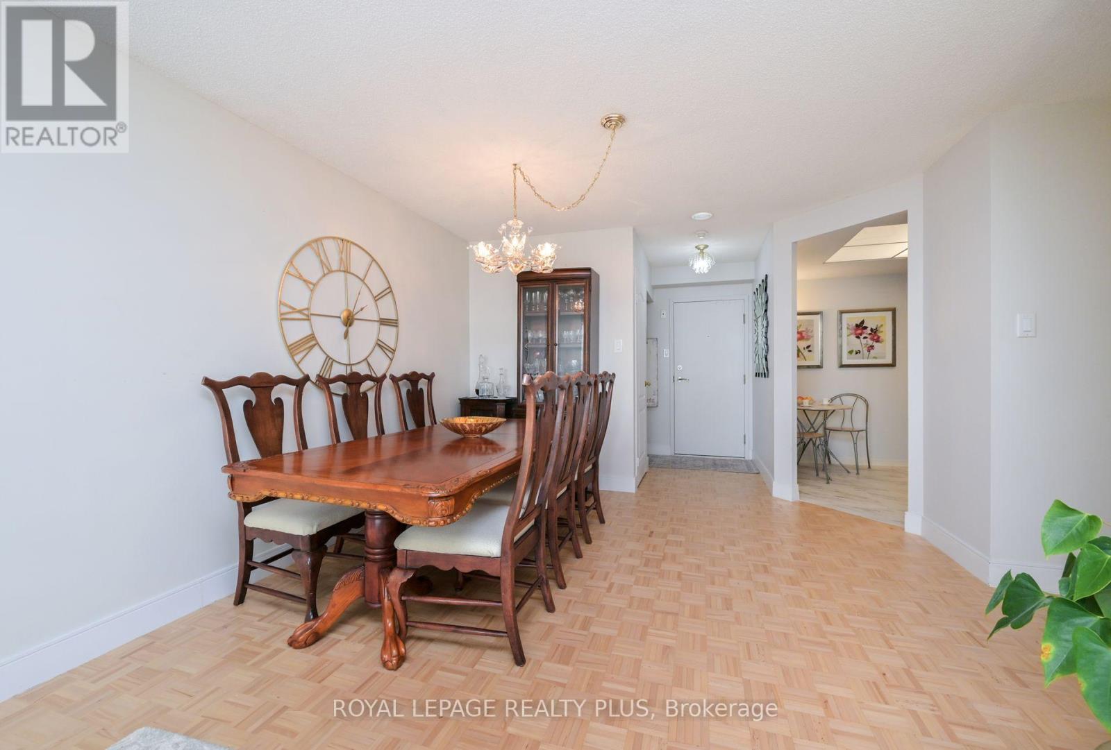 Photo 4 of 2306 8 Lisa Street, Brampton ON