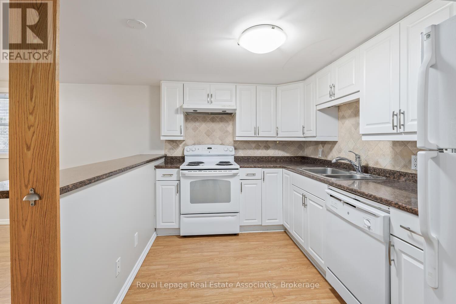 Photo 17 of 17 Academy Road, Halton Hills ON