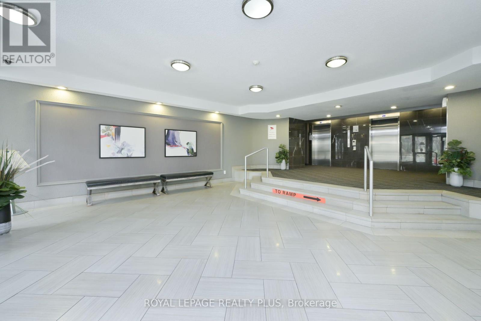 Photo 10 of 2306 8 Lisa Street, Brampton ON