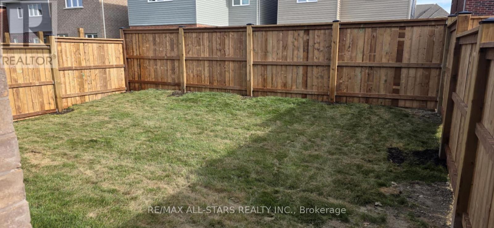Photo 24 of 65 Cliff Thompson Court, Georgina ON
