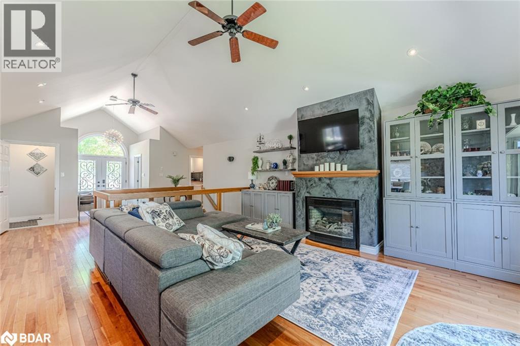 Photo 20 of 64 Woodcrest Road, Barrie ON