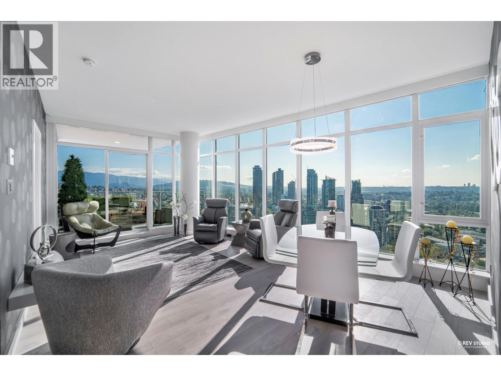 Photo 2 of 4201 1788 Gilmore Avenue, Burnaby BC