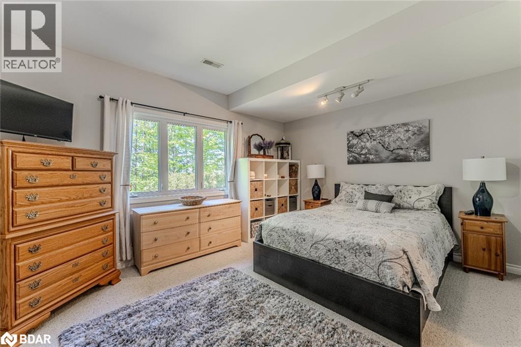 Photo 17 of 64 Woodcrest Road, Barrie ON