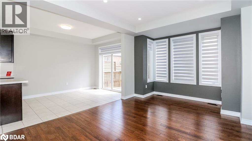Photo 15 of 53 Mondial Crescent Crescent, East Gwillimbury ON
