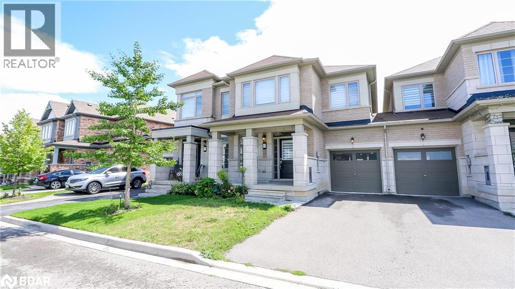 Photo 2 of 53 Mondial Crescent Crescent, East Gwillimbury ON