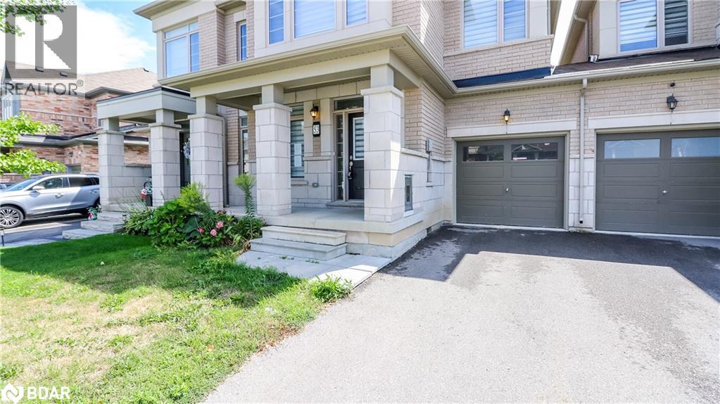 Photo 3 of 53 Mondial Crescent Crescent, East Gwillimbury ON