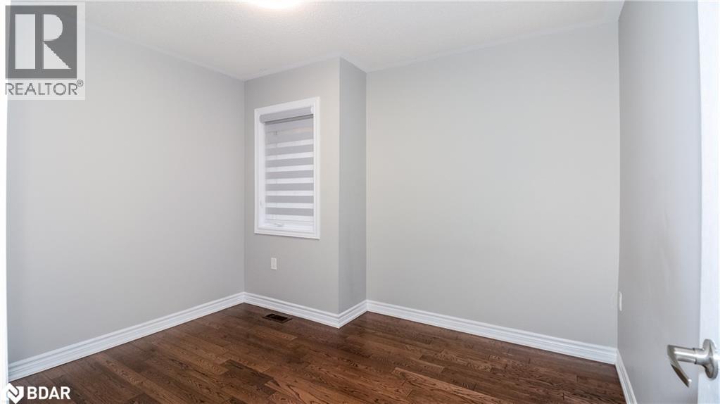 Photo 32 of 53 Mondial Crescent Crescent, East Gwillimbury ON