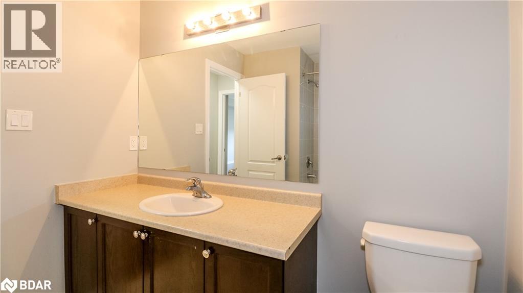 Photo 35 of 53 Mondial Crescent Crescent, East Gwillimbury ON