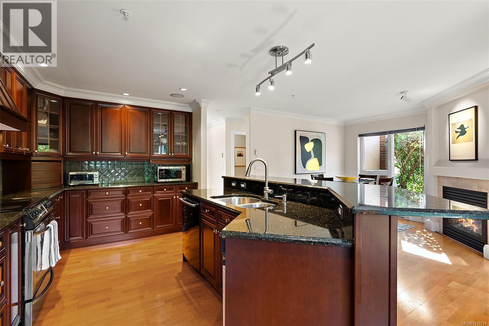 Photo 14 of 126 75 Songhees Rd, Victoria BC