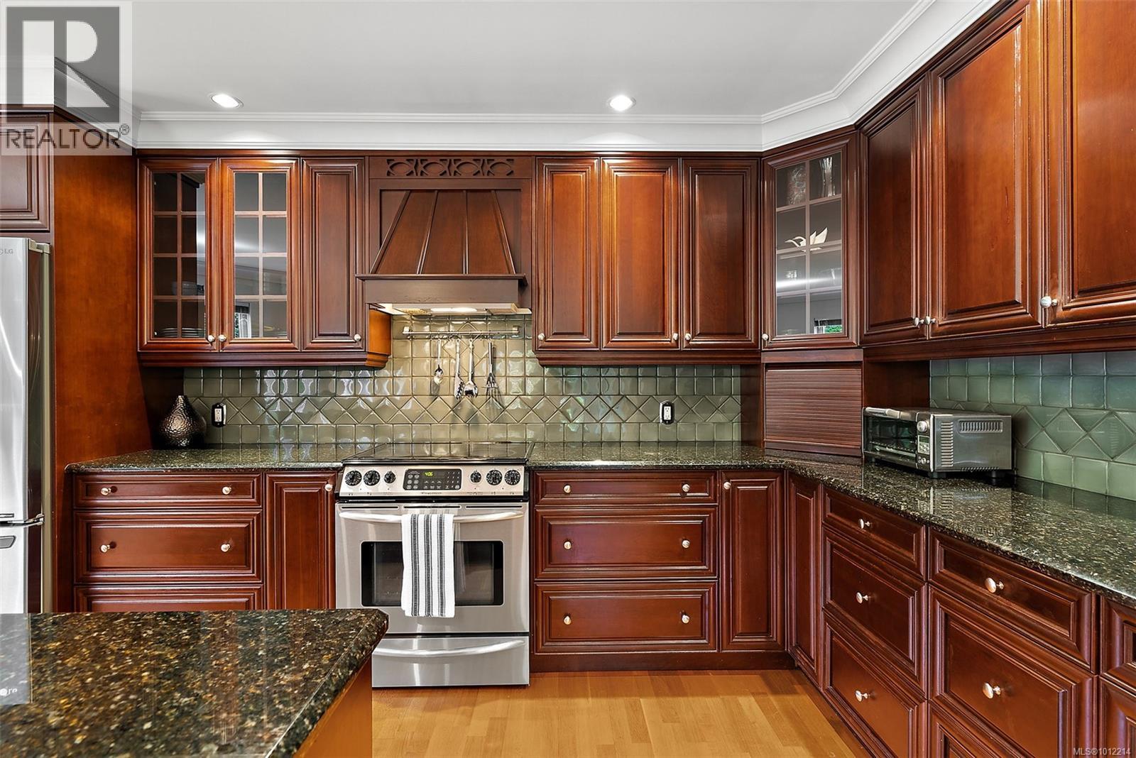 Photo 12 of 126 75 Songhees Rd, Victoria BC
