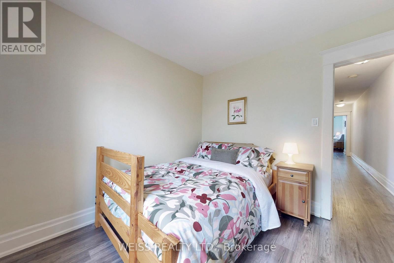 Photo 10 of 758 Richmond Street W, Toronto ON
