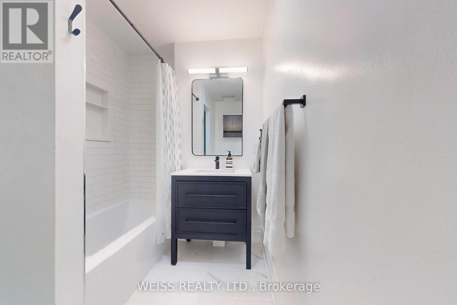Photo 25 of 758 Richmond Street W, Toronto ON
