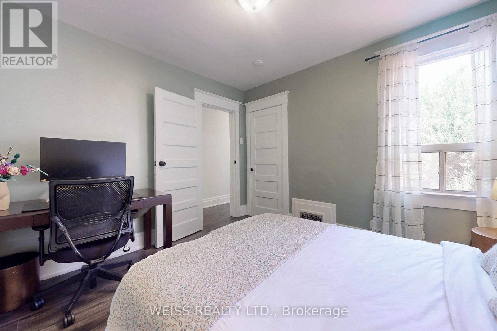 Photo 5 of 758 Richmond Street W, Toronto ON