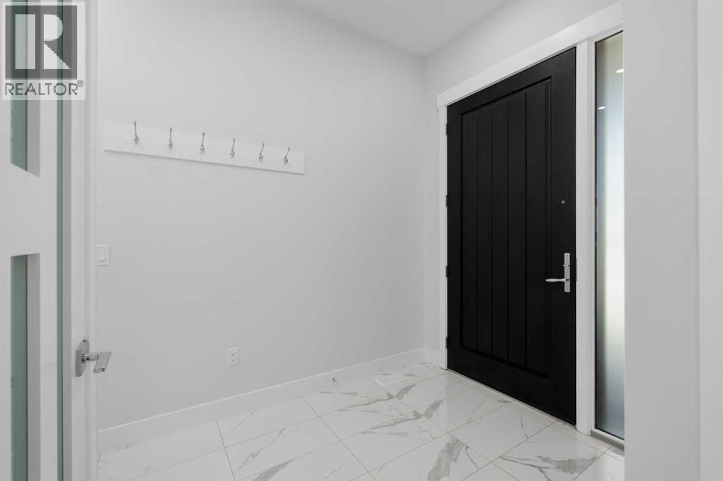 Photo 3 of 2129 20 Avenue Sw, Calgary AB