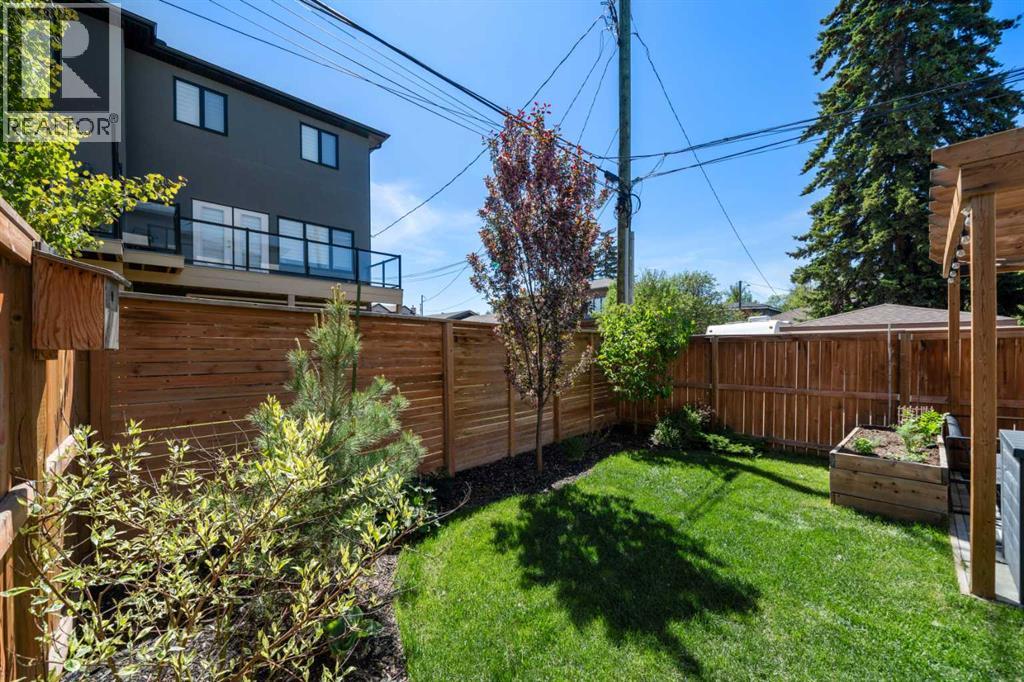 Photo 2 of 2129 20 Avenue Sw, Calgary AB