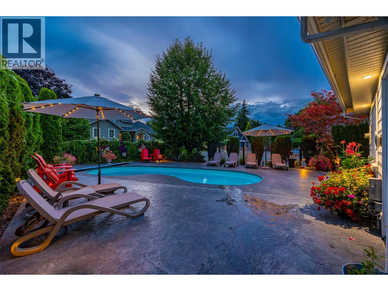 Photo 4 of 2410 Abbott Street Unit 4, Kelowna BC