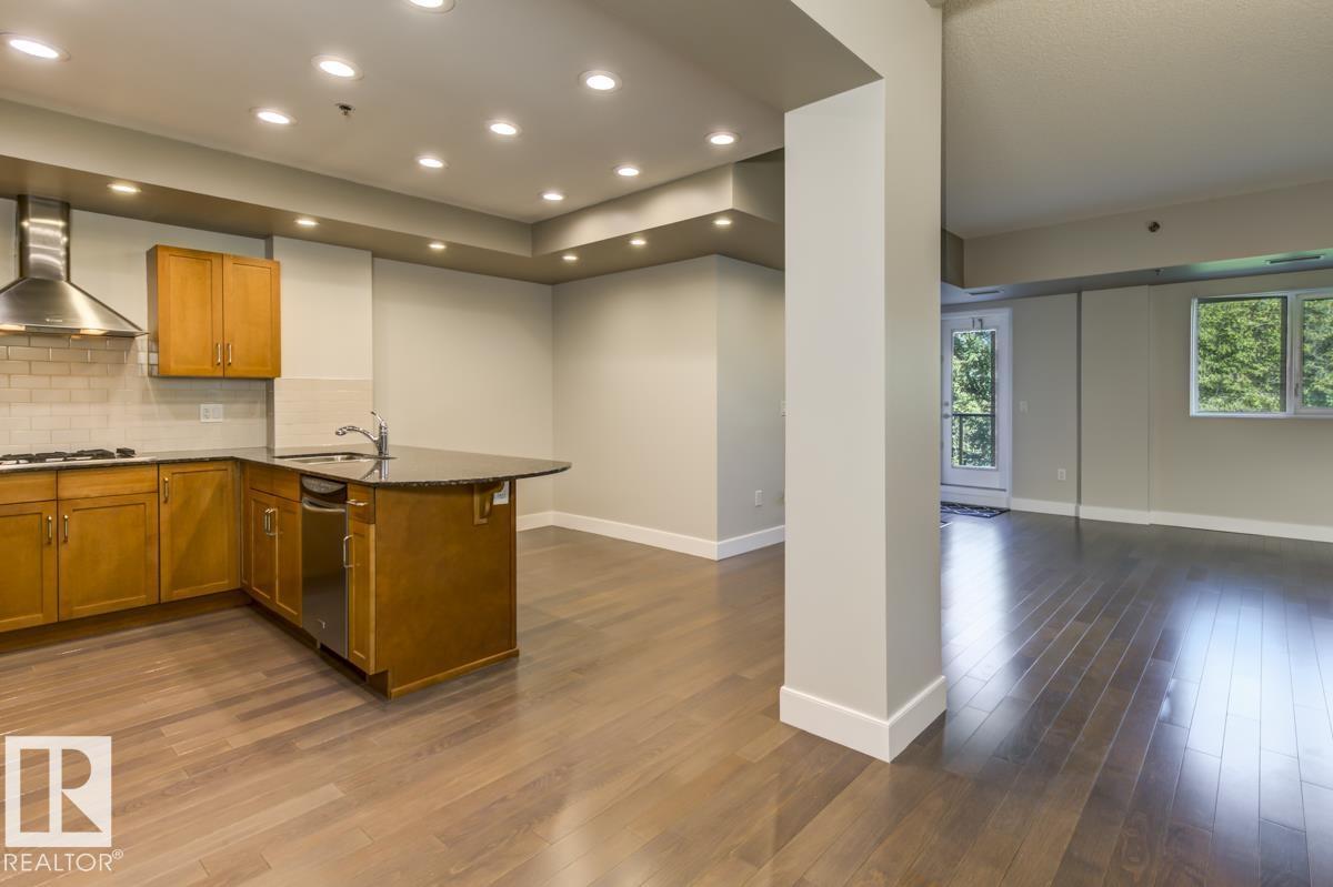 Photo 8 of 205 9316 82 Av Nw, Edmonton AB