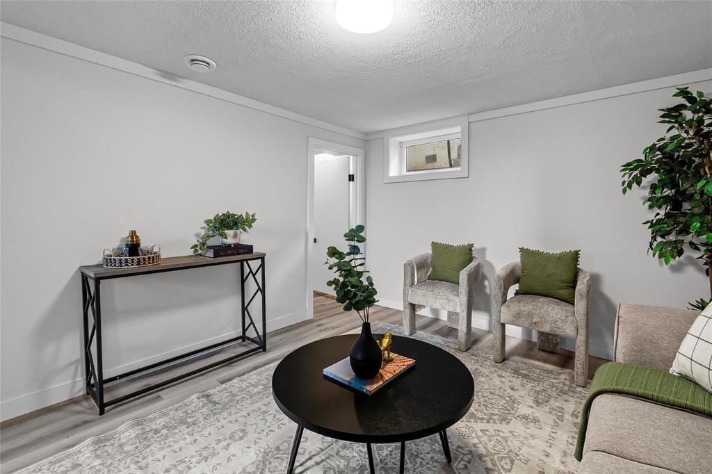 Photo 6 of 1473 Selkirk Avenue, Winnipeg MB