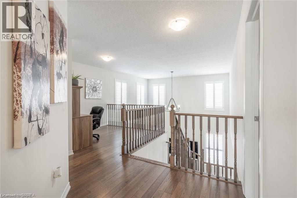 Photo 16 of 93 Powell Road, Brantford ON