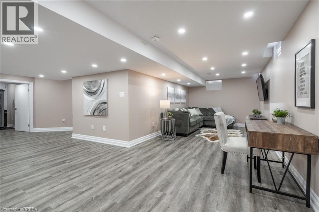 Photo 17 of 93 Powell Road, Brantford ON